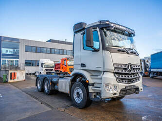 2018-mercedes-benz-arocs-2643-1403921-44878257