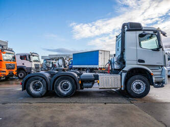 2018-mercedes-benz-arocs-2643-1403921-44878258