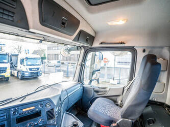 2018-mercedes-benz-arocs-2643-1403921-44878264