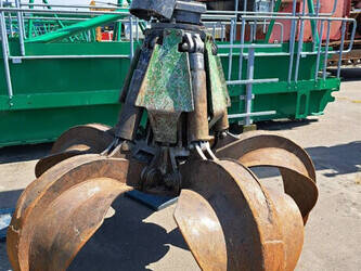 2011-fuchs-mhl350e-1403928-44878386