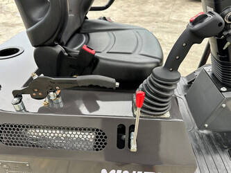 2025-wolf-mini-750-1403929-44878432