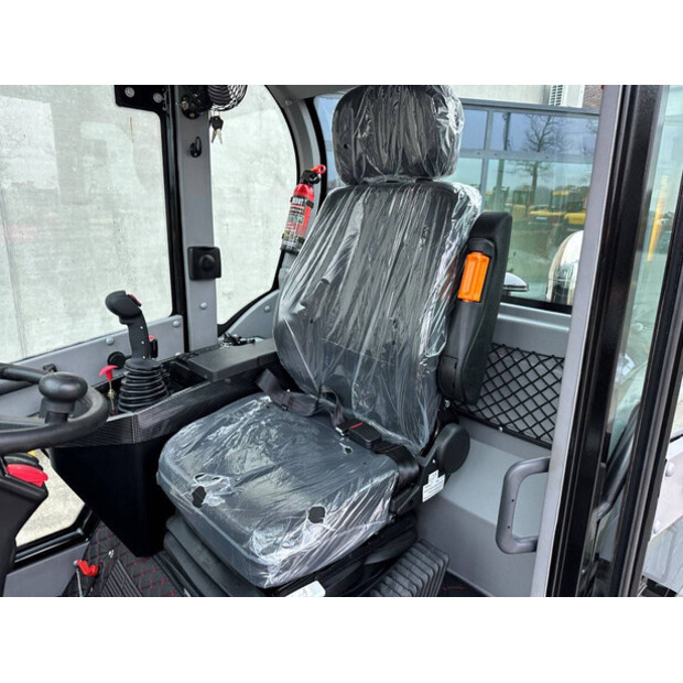 2025 Wolf WL825-44878537