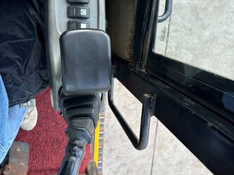 2009-jcb-8056-1403947-44879162