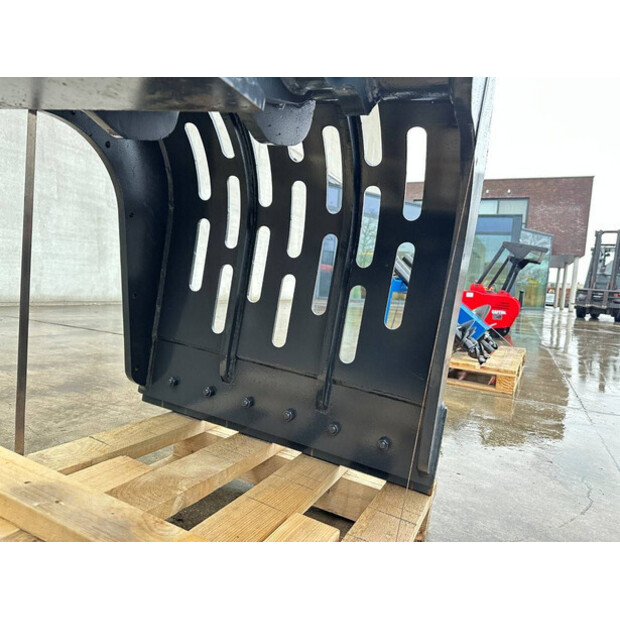 2025 MUSTANG GRP1000-44879904