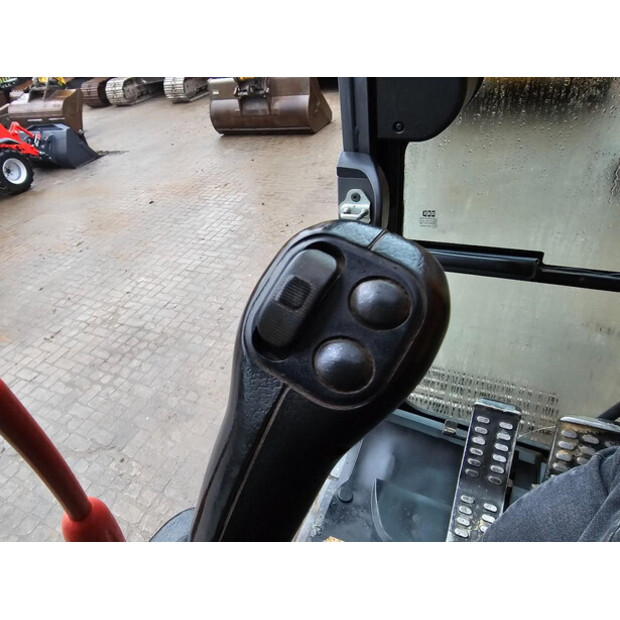 2012 Hitachi ZX210LCN-3-44880646