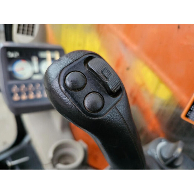 2012 Hitachi ZX210LCN-3-44880647