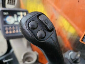 2012-hitachi-zx210lcn-3-1403999-44880647