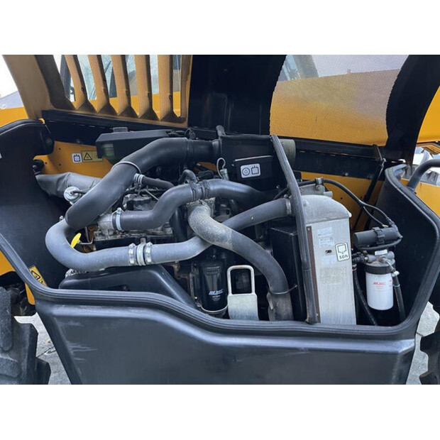2015 JCB 531-70-44880876
