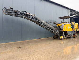 صورة ل معدات الاسفلت 2009 فيرتجين W150