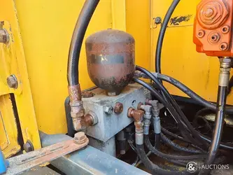 2018-hyundai-r220-9s-1402033-44884089