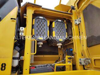 2023-caterpillar-352-1404153-44885932