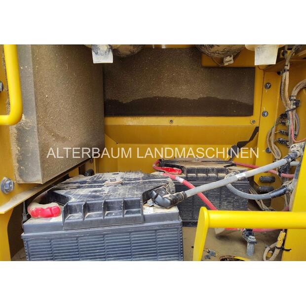 2023 كاتربيلر 352-44885933