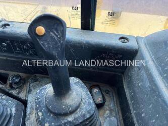 2024-caterpillar-d6-lgp-44886133