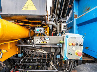 2009-scania-r400-1289980-44886382