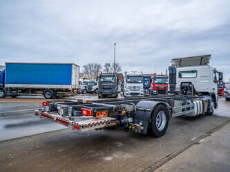 2013-volvo-fm-330-1404168-44886533