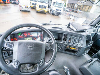 2013-volvo-fm-330-1404168-44886537