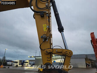 2017-caterpillar-352f-1404074-44886780