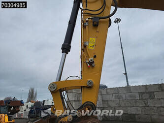 2017-caterpillar-352f-1404074-44886781