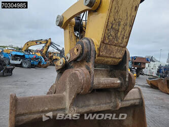 2017-caterpillar-352f-1404074-44886782