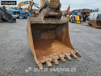 2017-caterpillar-352f-1404074-44886783