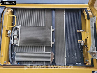 2017-caterpillar-352f-1404074-44886792