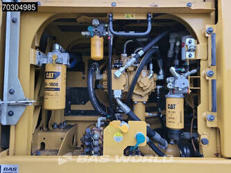 2017-caterpillar-352f-1404074-44886793