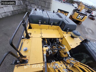 2017-caterpillar-352f-1404074-44886794