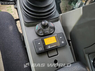 2017-caterpillar-352f-1404074-44886803