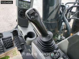 2017-caterpillar-352f-1404074-44886804