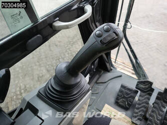 2017-caterpillar-352f-1404074-44886806