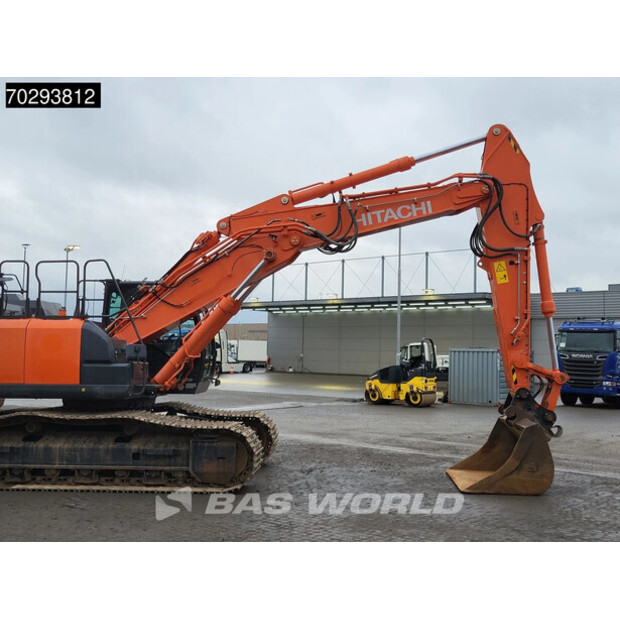 2018 Hitachi ZX300LCN-6-44886817