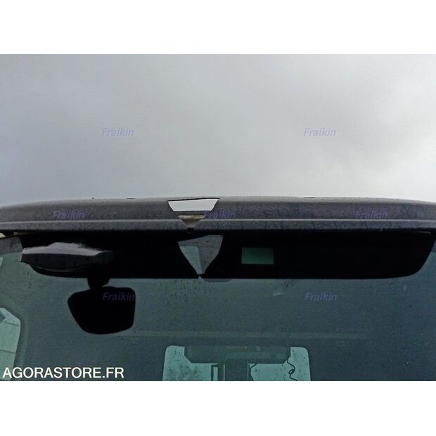 2017 رينو C-44901303