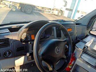 2018-mercedes-benz-sprinter-1404259-44901338