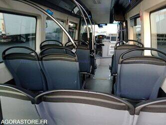 2018-mercedes-benz-sprinter-1404259-44901350