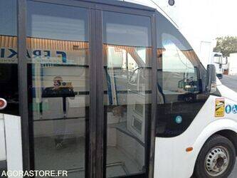 2018-mercedes-benz-sprinter-1404259-44901354