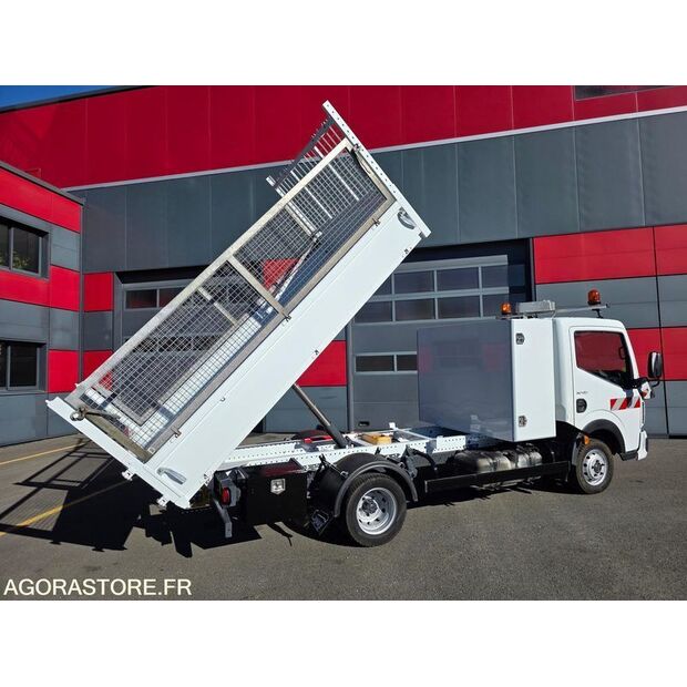 2011 Renault Maxity-44901400