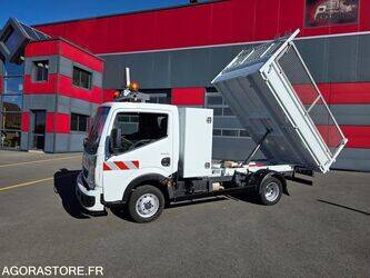 2011-renault-maxity-1404261-44901402