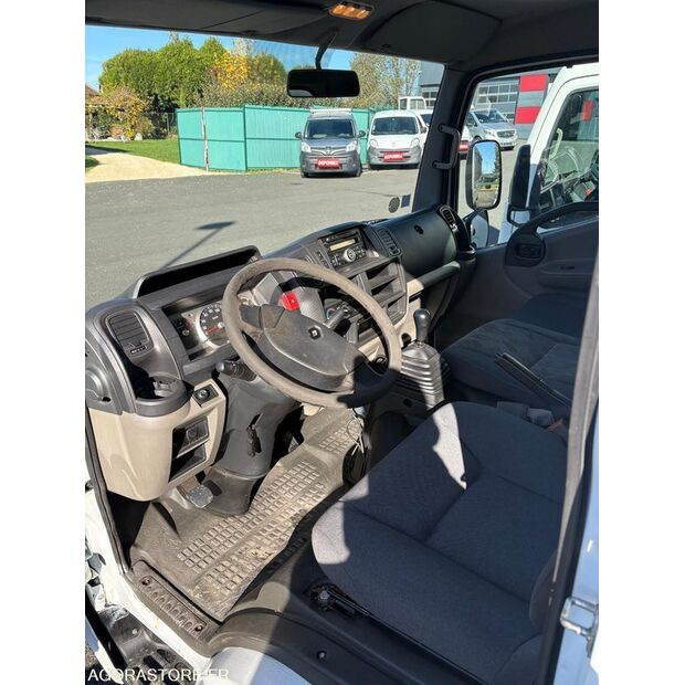 2011 Renault Maxity-44901403