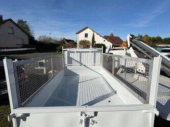 2011-renault-maxity-1404261-44901404