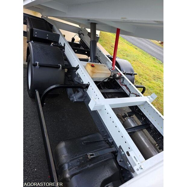 2011 Renault Maxity-44901406