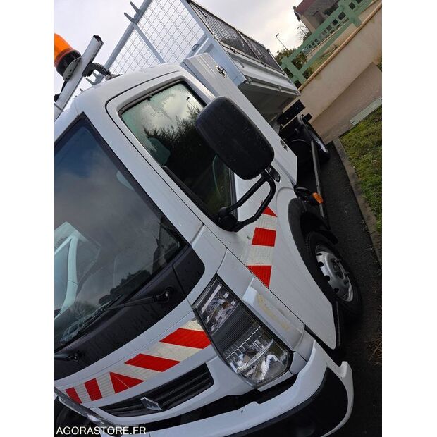 2011 Renault Maxity-44901407