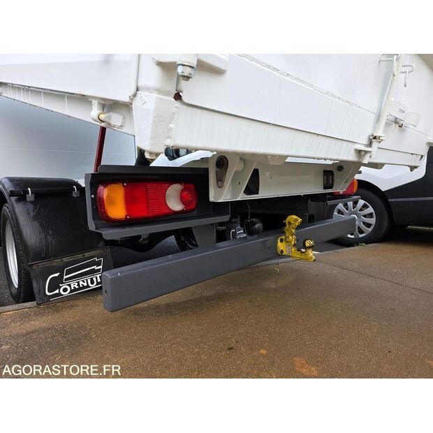 2011 Renault Maxity-44901409