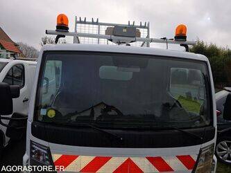 2011-renault-maxity-1404261-44901411