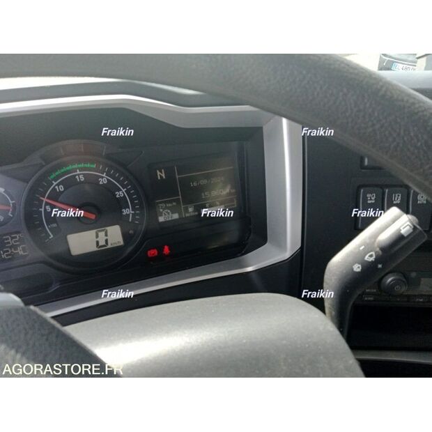 2022 Renault D-44901531