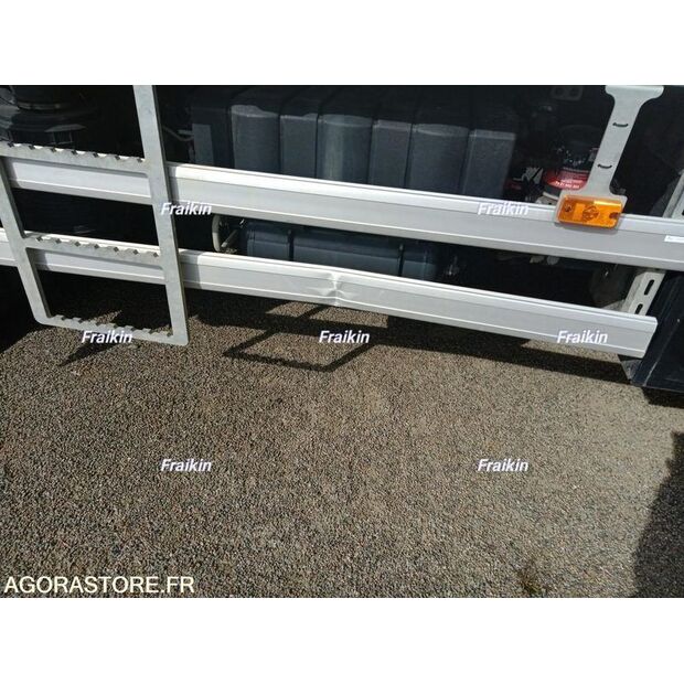 2022 Renault D-44901532