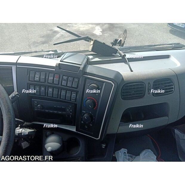 2022 Renault D-44901533