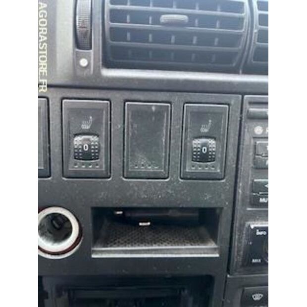 1999 Volkswagen CARAVELLE-44901710