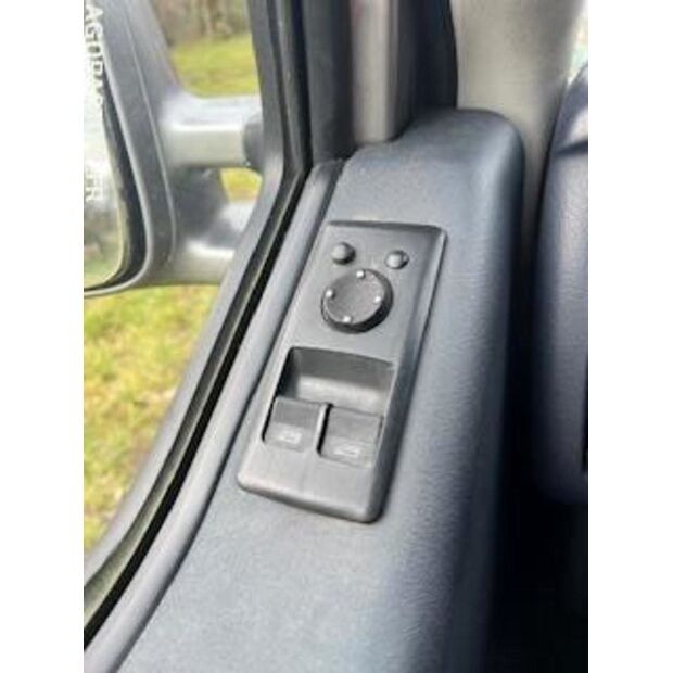 1999 Volkswagen CARAVELLE-44901714