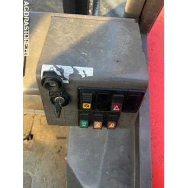 1999 مانيتو M30-2-44901740