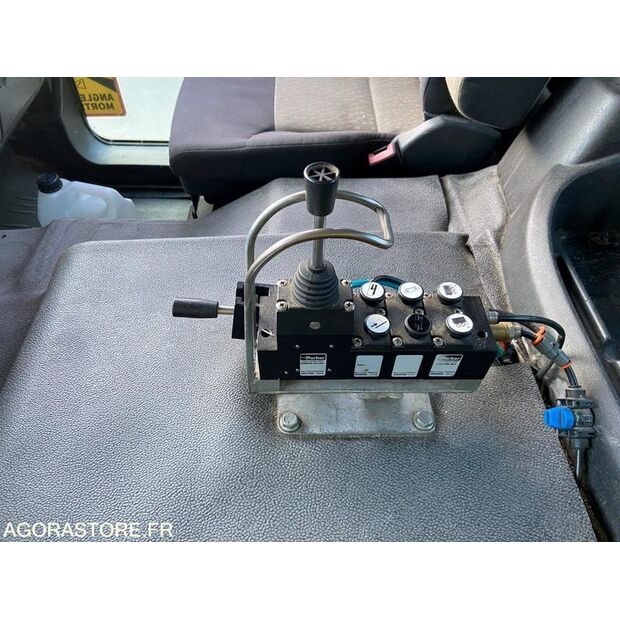 2011 Renault PREMIUM-44901768